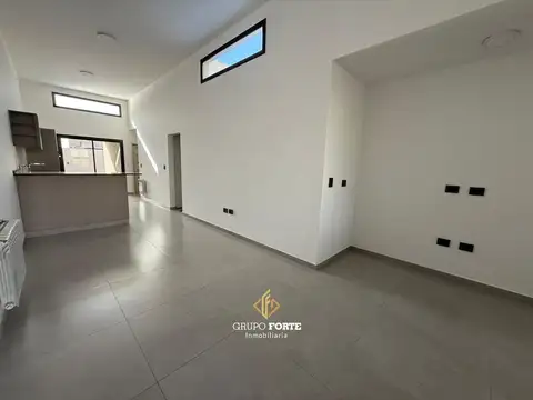 Depto Tipo Casa 3 ambientes con 2 baños