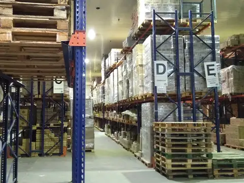 Galpon en Alquiler 57  mts Fondo