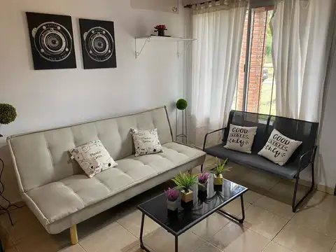 Casa en alquiler temporario - 2 Dormitorios 1 Baño - Cochera - Mar del Plata