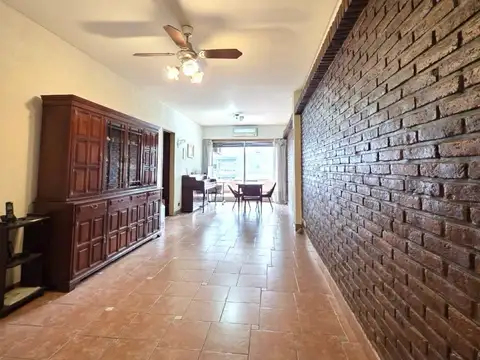 Departamento 4 ambientes con 2 baños