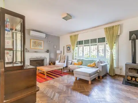 Casa en Venta con 10 cocheras