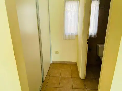 Venta PH 2 ambientes con patio en Parque Avellaneda