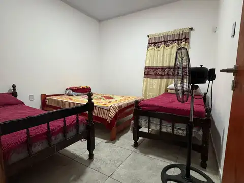 SE ALQUILA CASA 1 DORMITORIO CON PILETA
