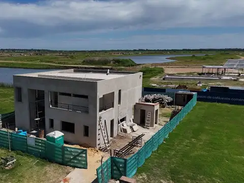 CASA 5 AMBIENTES EN VENTA  "PUERTOS" FINANCIADA