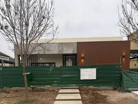 Casa en Venta en Santo Tomas, Countries y Barrios Cerrados en Pilar