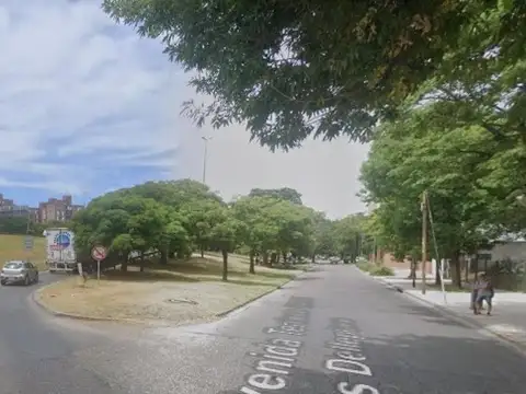 Escalada e/ Crisóstomo Álvarez y Avenida Derqui