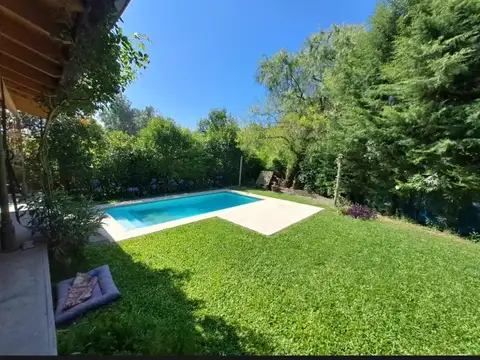 Casa 5 ambientes con 2 baños