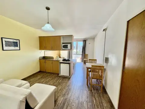 Monoambiente amoblado en alquiler. Mitre y Pellegrini