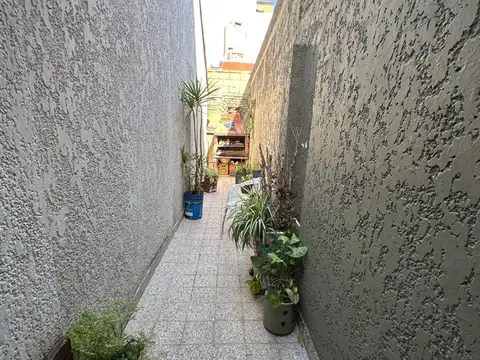 Depto Tipo Casa 6 ambientes con 2 baños