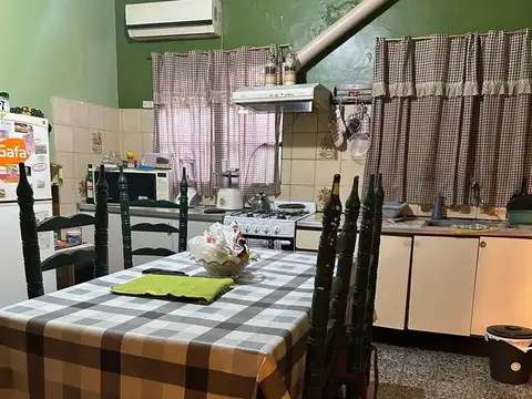 PH EN VENTA, DOS FAMILIAS VILLA RIACHUELO