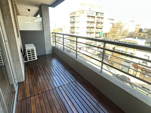 EXCELENTE MONOAMBIENTE MUY LUMINOSO AL FRENTE CON BALCON, BAJAS EXPENSAS!
