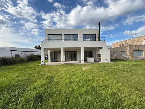 Casa en Venta  Haras Santa María Barrio Eucalipto - Financiación - PERMUTA - ANTICIPO y CUOTAS