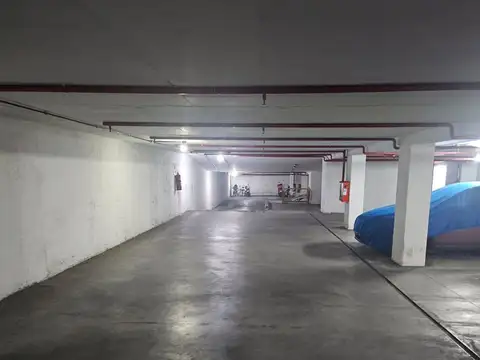 Cochera en exclusivo edificio
