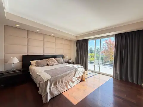 Miraflores, Funes Hills al 200