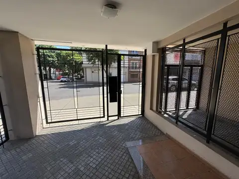 San Lorenzo 3700, Piso 2