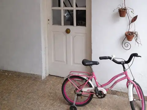 Casa 3 ambientes con 2 baños