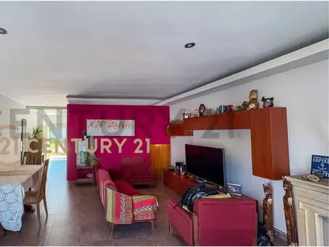 Casa 5 ambientes con 1 baño