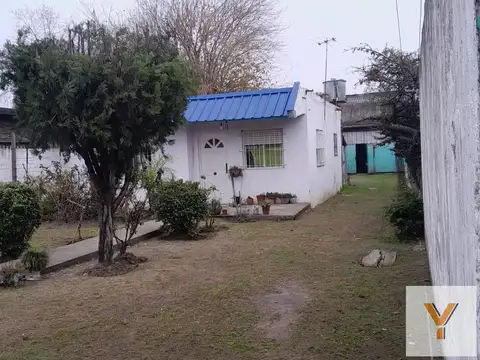 Casa en venta - 2 Dormitorios 2 Baños - Cochera - 500Mts2 - Florencio Varela