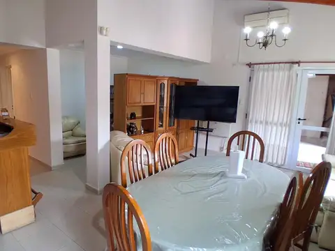 Casa en Alquiler Temporal con 7 cocheras
