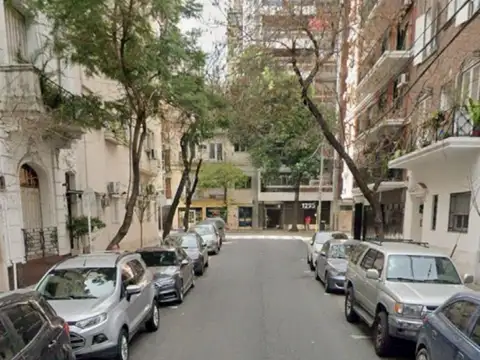 Beruti e/ Larrea y Azcuenaga