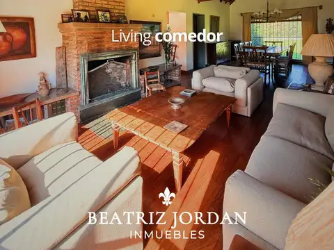 Casa en Venta con 2 cocheras