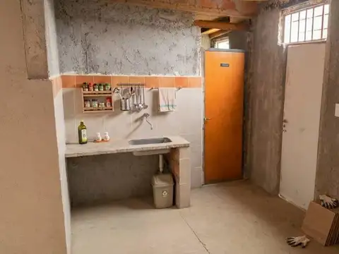 Casa 2 ambientes con 1 baño