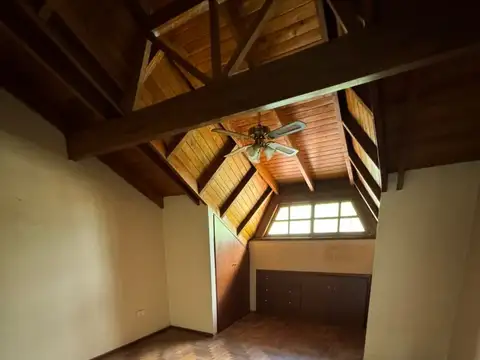 Casa 4 ambientes con 3 baños