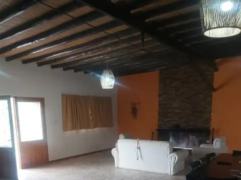 Casa 3 ambientes con 2 baños
