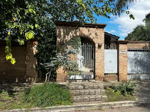 Venta de casa en Villa Belgrano 3 dormitorios. Funcionalidad, luz y calidad.