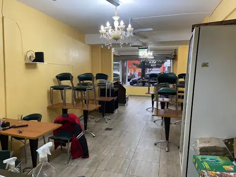 LOCAL EN VENTA EN VILLA DEL PARQUE A MTS DE CENTRO COMERCIAL