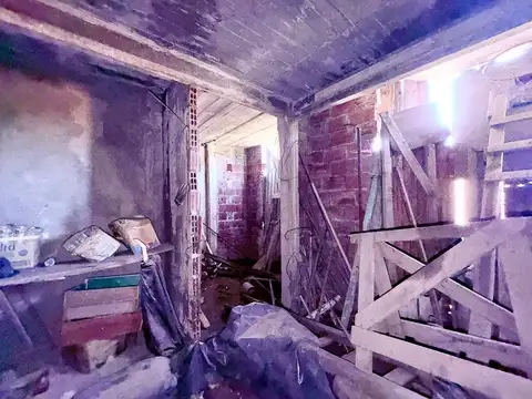 Casa en construcción en venta en Quilmes c/ jardín