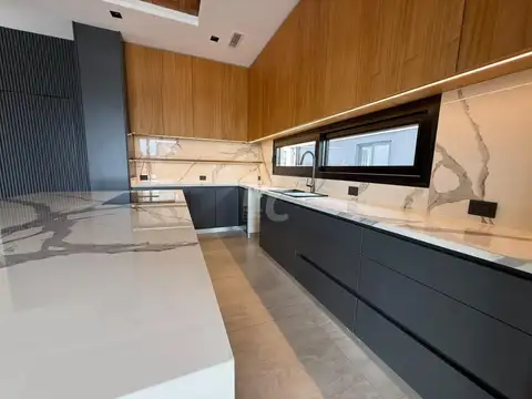 Casa en Venta al Este