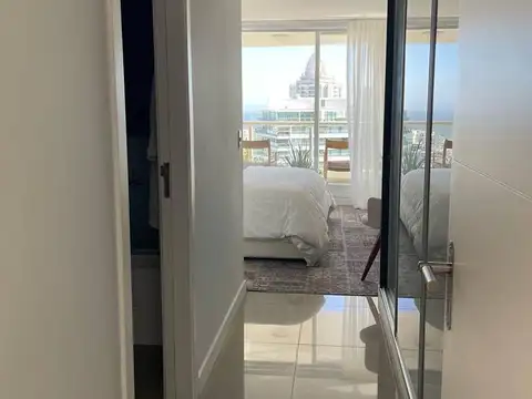 Apartamento en alquiler temporario de 4 dormitorios c/ cochera en Playa Brava