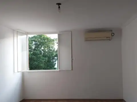 Primera Junta 1700, Piso 2°