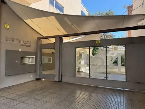 Venta de comoda cochera en el centro de San Isidro - en subsuelo.