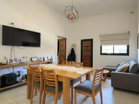 Casa 3 ambientes con 2 baños