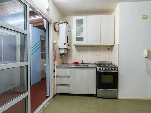 Venta depto 2 ambientes PB Patio Parque Patricios