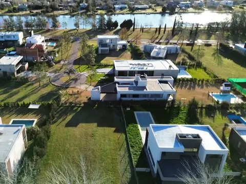 Lote Barrio privado de 840 m2, Lago y Amenities de primer nivel