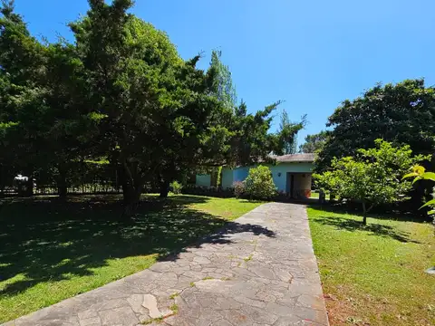 Casa en Venta con 4 cocheras