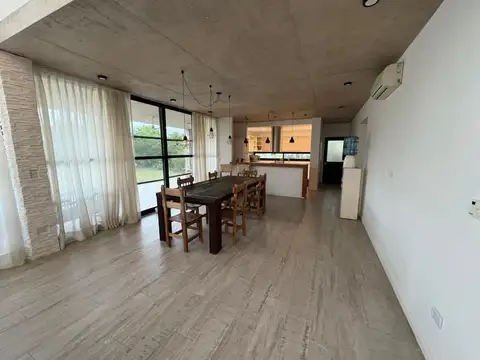 Casa en Alquiler en Haras Santa Maria, USD 2.100