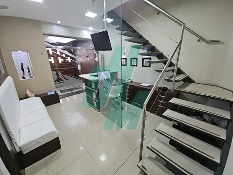 Prop. de usos múltiples en Flores - sobre lote 7.70 x 10.38 - 13 consultorios