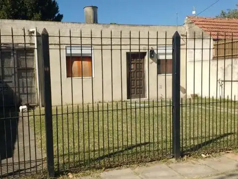 Casa  en Venta ubicado en Quilmes Oeste, Quilmes, G.B.A. Zona Sur - SVN0798_LP584586_1
