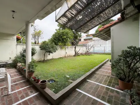 VENTA CASA 7 AMBIENTES JARDIN Y PILETA VILLA MAIPU