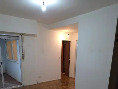 Depto 2 Amb con Patio Propio y Cocina Separada - a 2 Cuadras del Cid Campeador