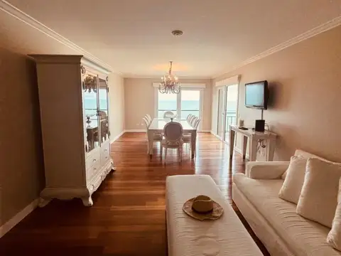 Aristóbulo Del Valle 2500