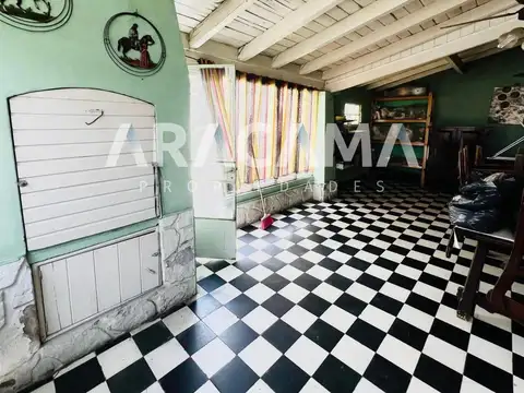 Casa en Venta con 1 cochera