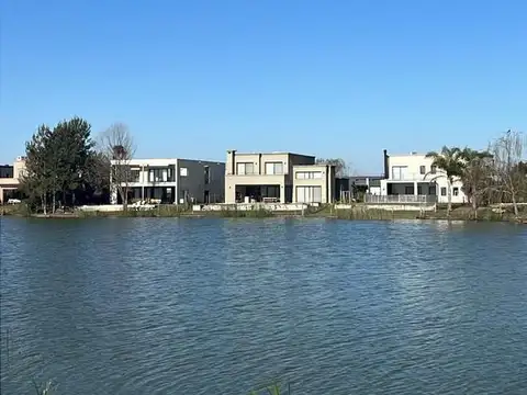 El Canton Norte terreno al agua