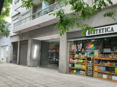 Cochera Doble con Baulera en Villa Urquiza