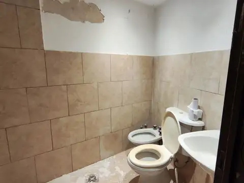 Local comercial en venta ubicado en Luis Agote