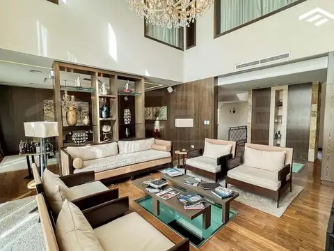 Casa 5 ambientes con 5 baños
